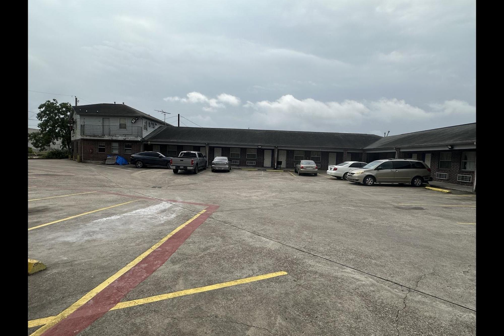 Travel Inn By Oyo La Marque Texas City I-45 Exterior photo